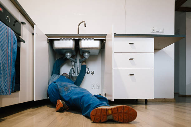 Professional Plumbing technician working in Three Rivers, TX